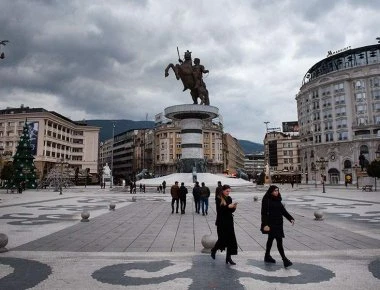 Τα Σκόπια επικύρωσαν την συμφωνία εκχώρησης της Μακεδονίας και λένε «ευχαριστώ για το δώρο» σας